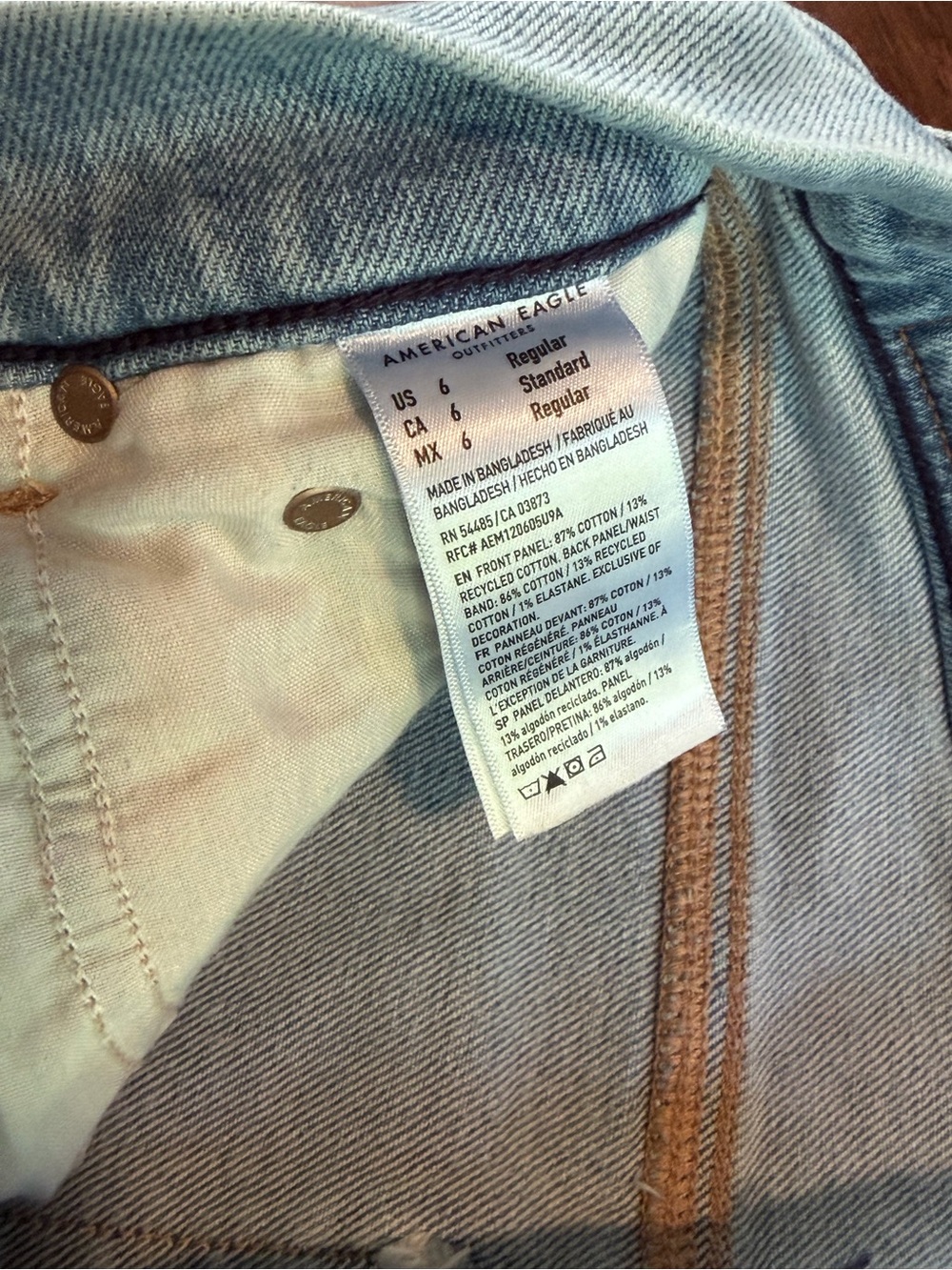 American Eagle Outfitters Women's Light Blue Straight Leg Jeans - Picture 4 of 4